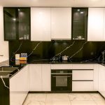 Phòng bếp tại căn hộ The Galleria Metropole