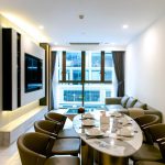 Phòng khách tại căn hộ The Galleria Metropole