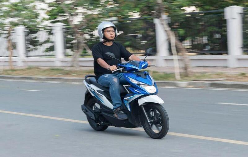 Xe máy là phương tiện di chuyển dễ dàng đến Ravopark trong giờ cao điểm