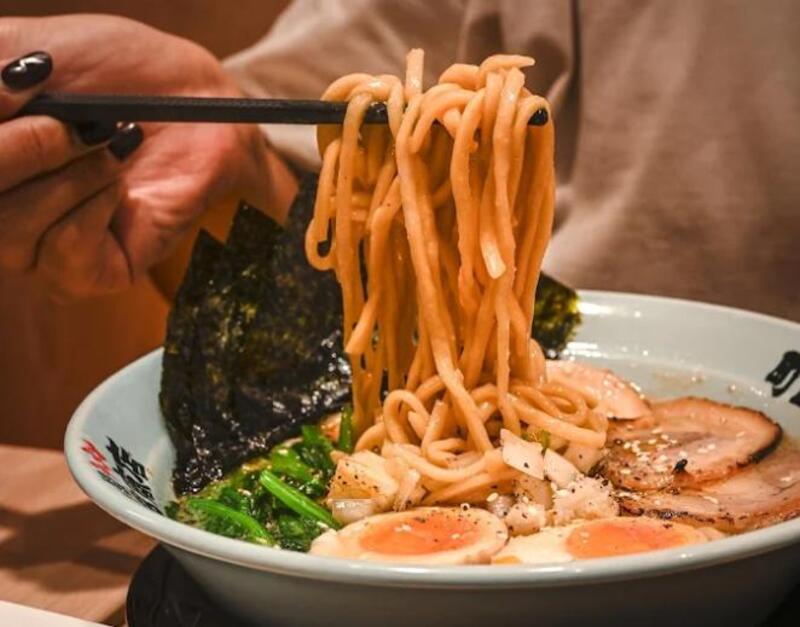Sợi mì vàng, dai ngon chuẩn vị