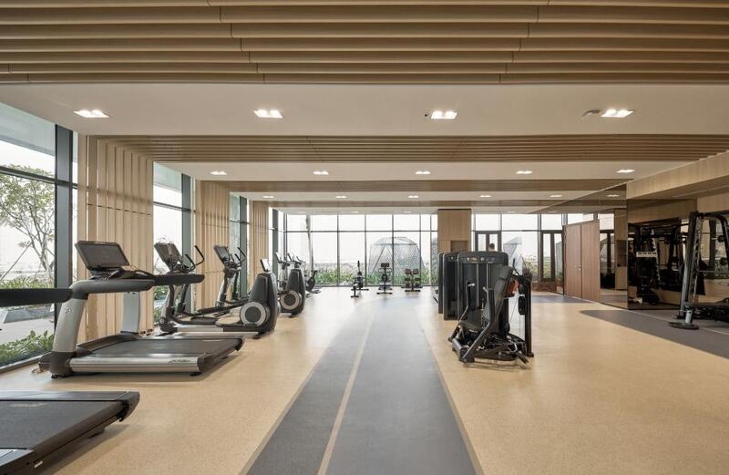 Phòng gym rộng rãi, máy móc hiện đại