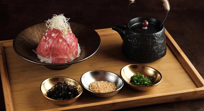 Thưởng thức thịt bò Wagyu hảo hạng tại Nhà hàng IWA Japanese Yakiniku 