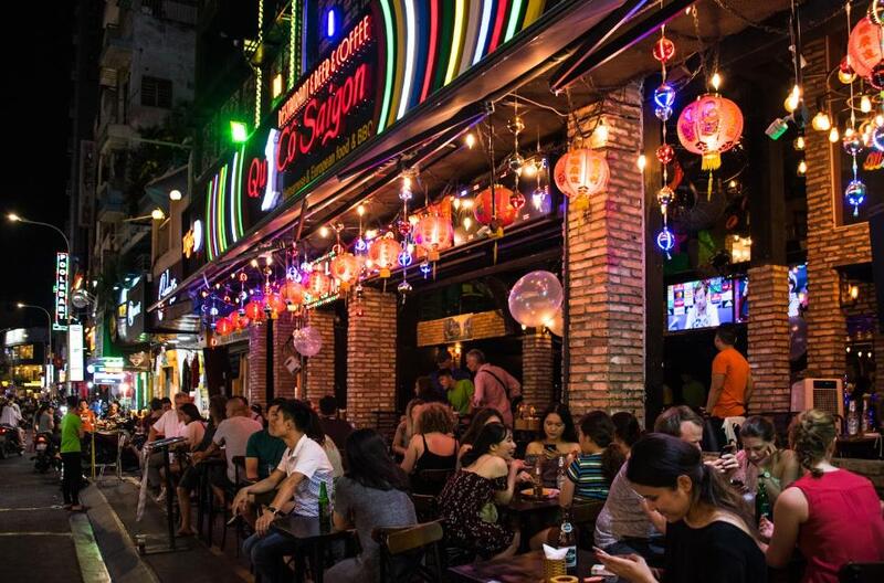 Phố Tây Bùi Viện dành cho các “cú đêm”