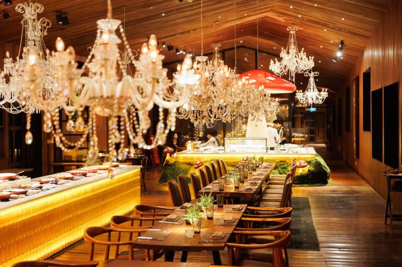 The Log là nhà hàng Quận 1 có không gian sang trọng, ấm cúng