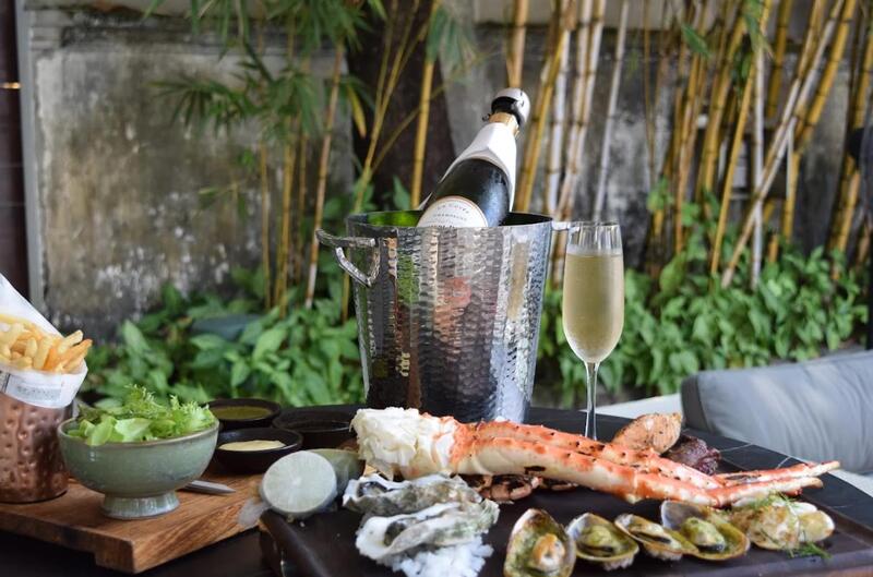 Nhà hàng The Deck Saigon