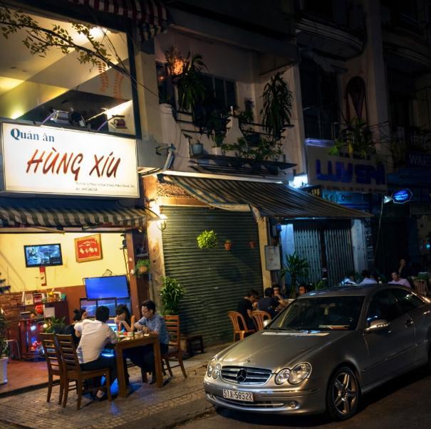 Quán Hùng Xíu 