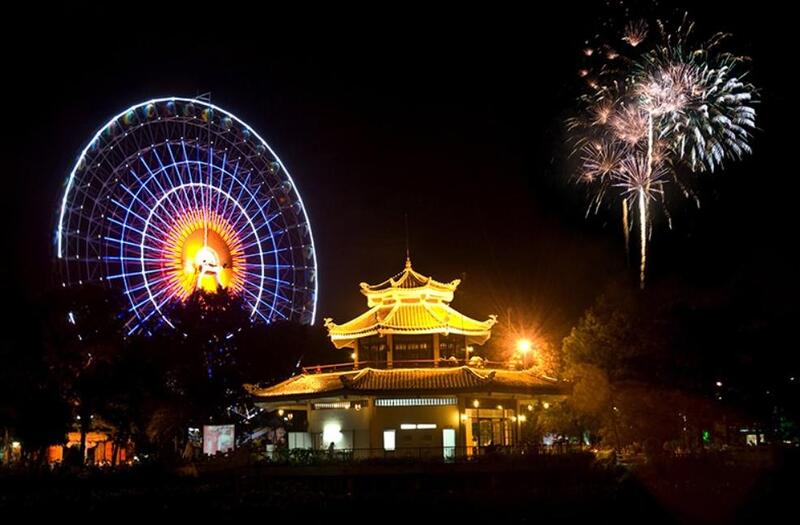 Ngắm pháo hoa ấn tượng tại Công viên Đầm Sen